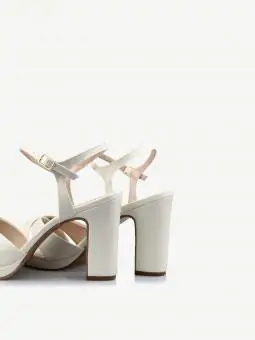 SANDALIA SINDY ESSENZA OFF WHITE