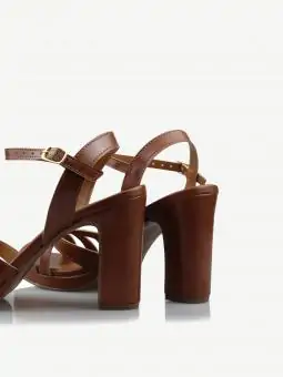 SANDALIA SINDY ESSENCE CARAMELO